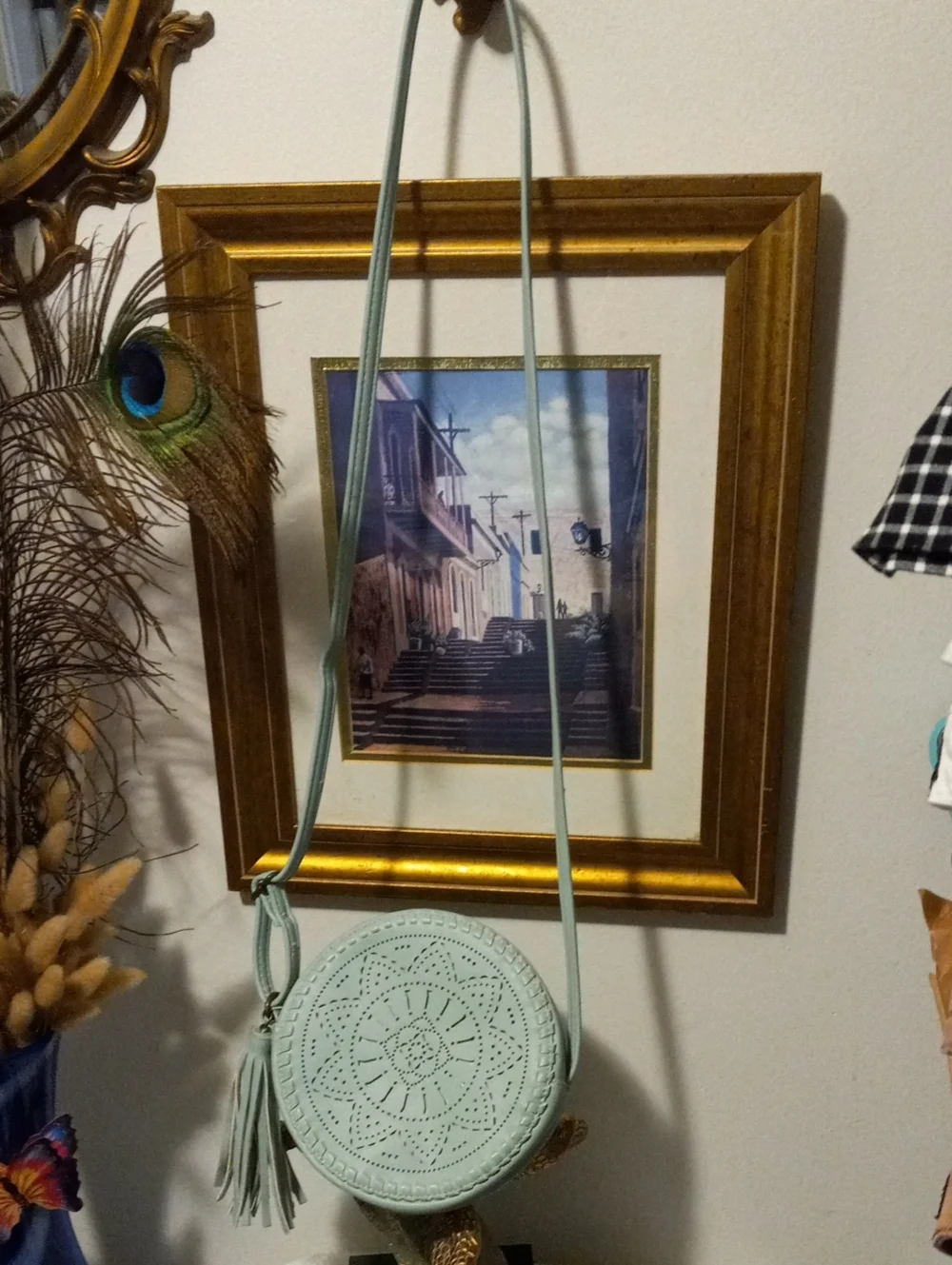 art class Mint Green Circular Cutout Crossbody Bag with Tassel